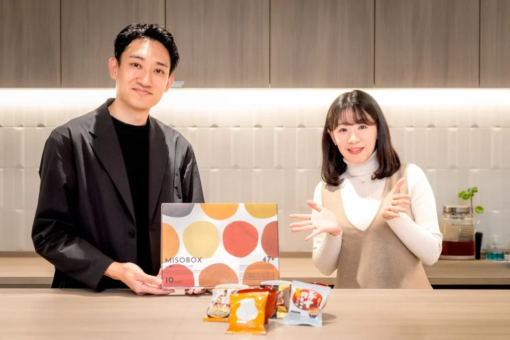 視聴者の質問に回答する斉藤さん